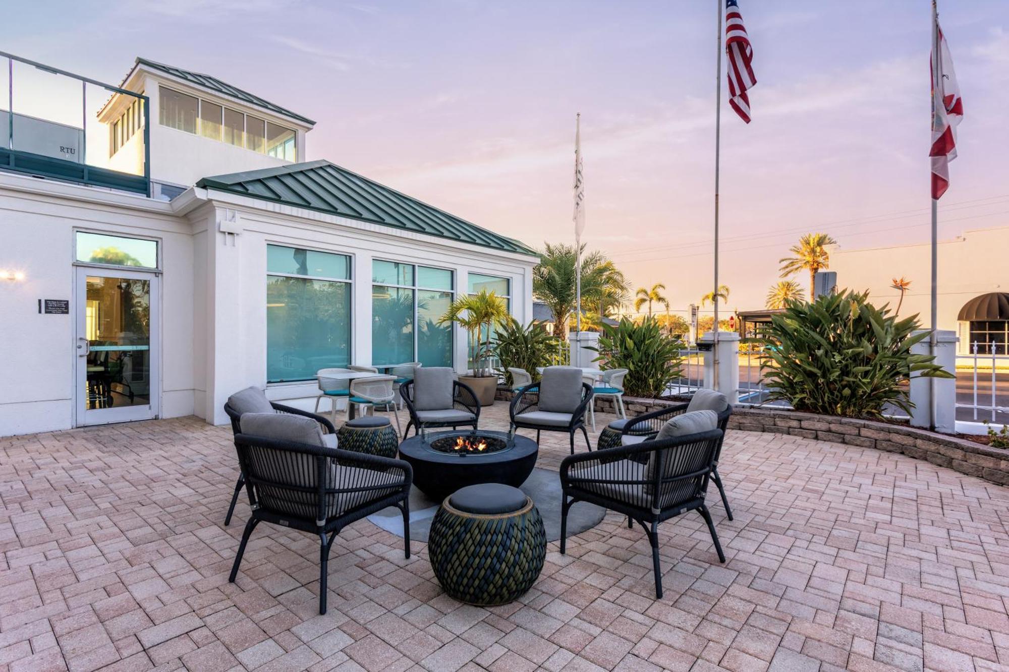 Hilton Garden Inn Tampa Northwest/Олдсмар Экстерьер фото